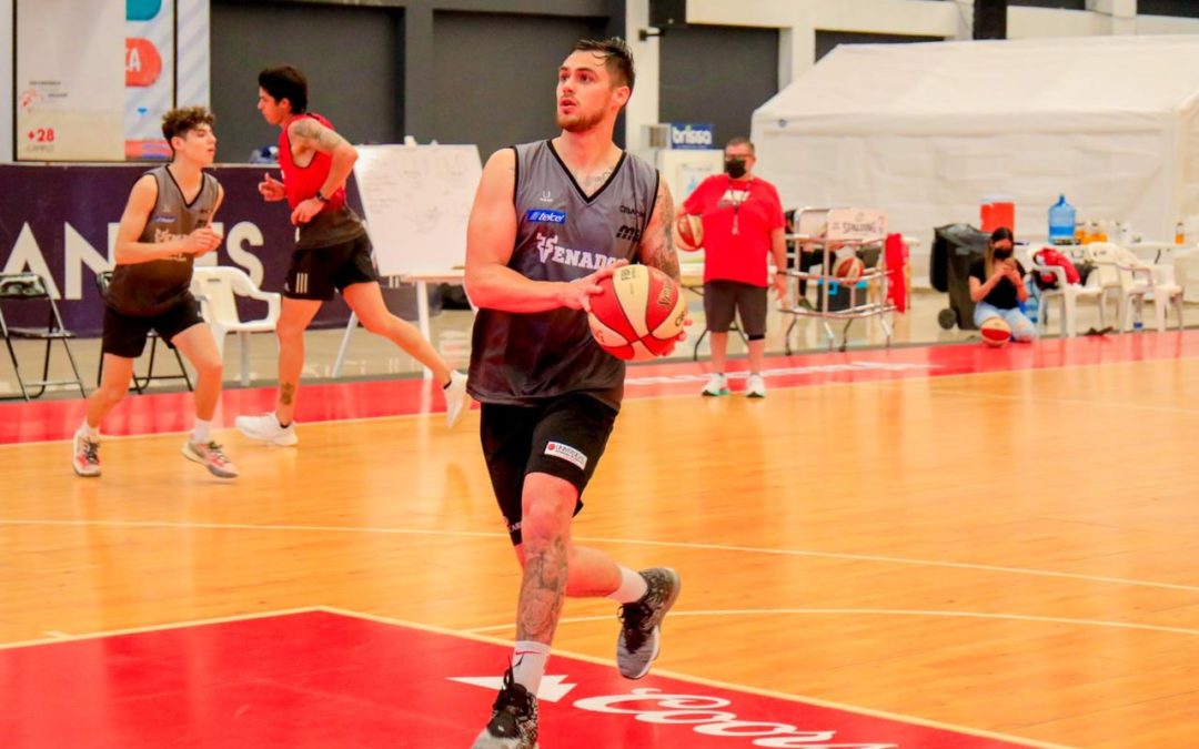 Joshua Ramírez comprometido en defender los colores de Venados Basketball, para la temporada 2022 de Cibacopa