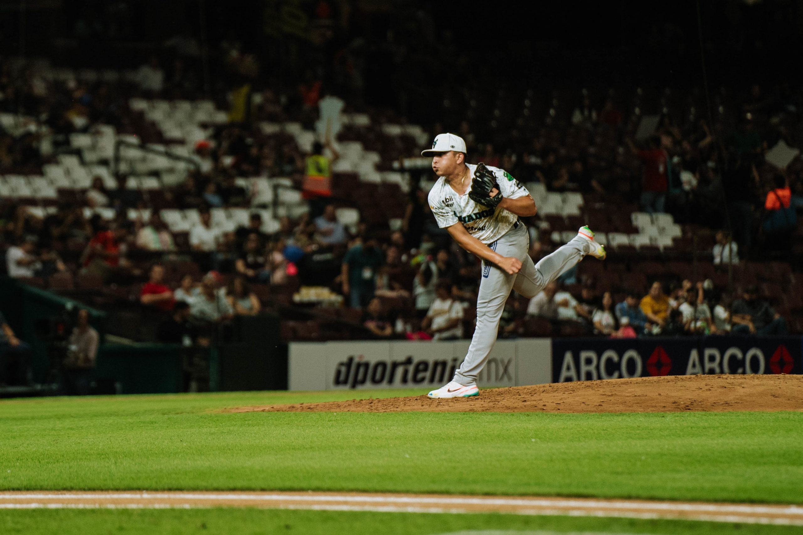 Venados de Mazatlán muestra su poder ofensivo en la capital sinaloense para vencer a Tomateros de Culiacán