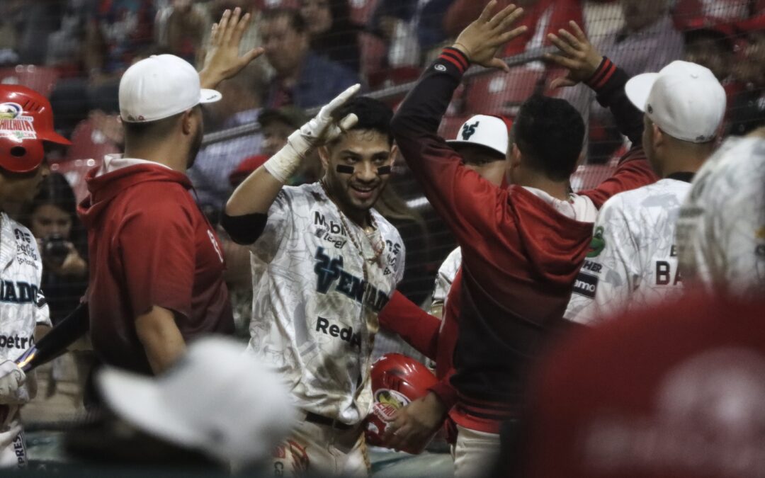 Venados de Mazatlán vive fiesta completa en su regreso a casa, donde cuenta con la presencia de José Luis Urquidy