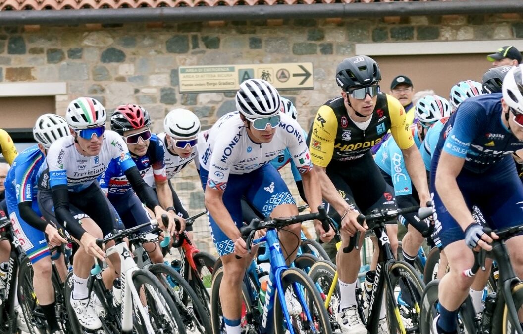 A.R. Monex Varonil Sub23 Pro Cycling Team comienza la temporada Europea 2024 con la carrera G.P. de Nardi Castello Roganzuolo