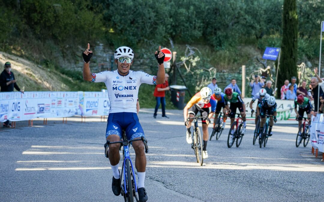 A.R Monex Pro Cycling Team hace ondear la bandera de México en Italia