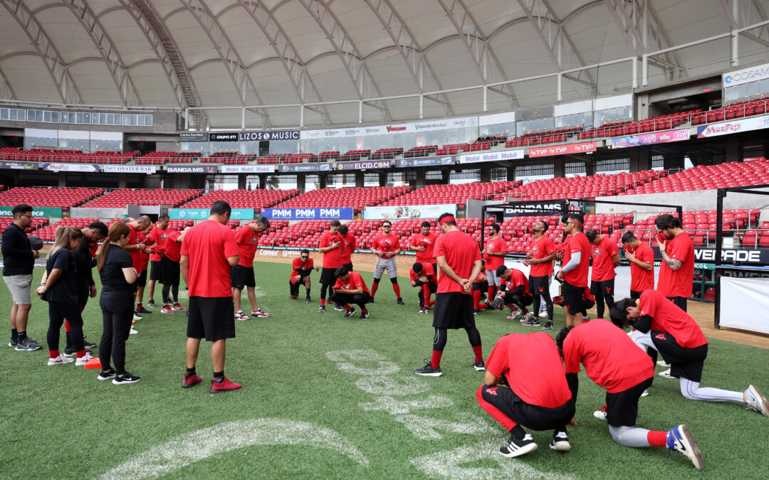 Venados de Mazatlán refuerza su receptoría con la experiencia de Mejía y el debut de Kirk