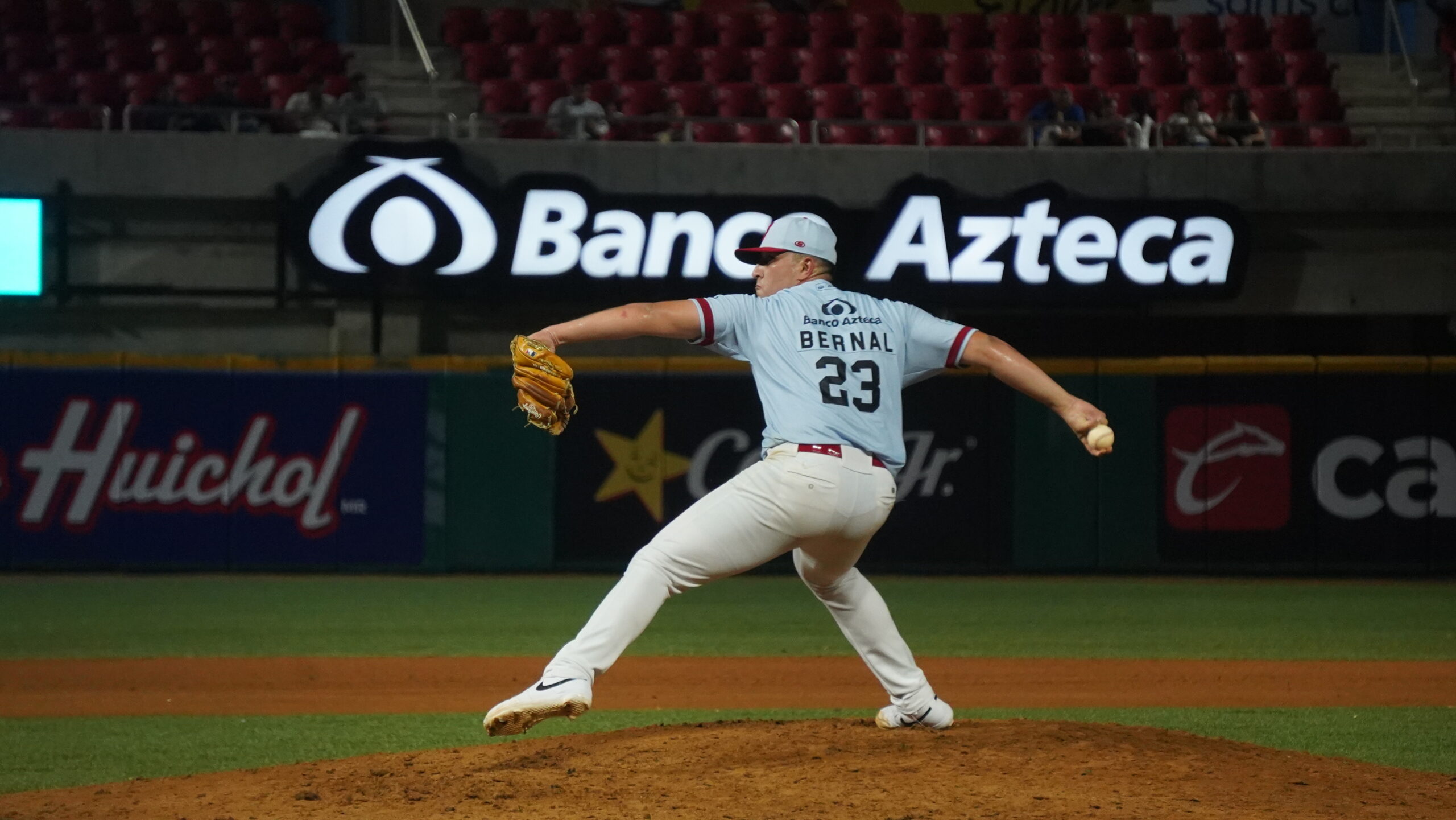 Venados de Mazatlán arranca serie en casa con un Jonatan Bernal muy efectivo