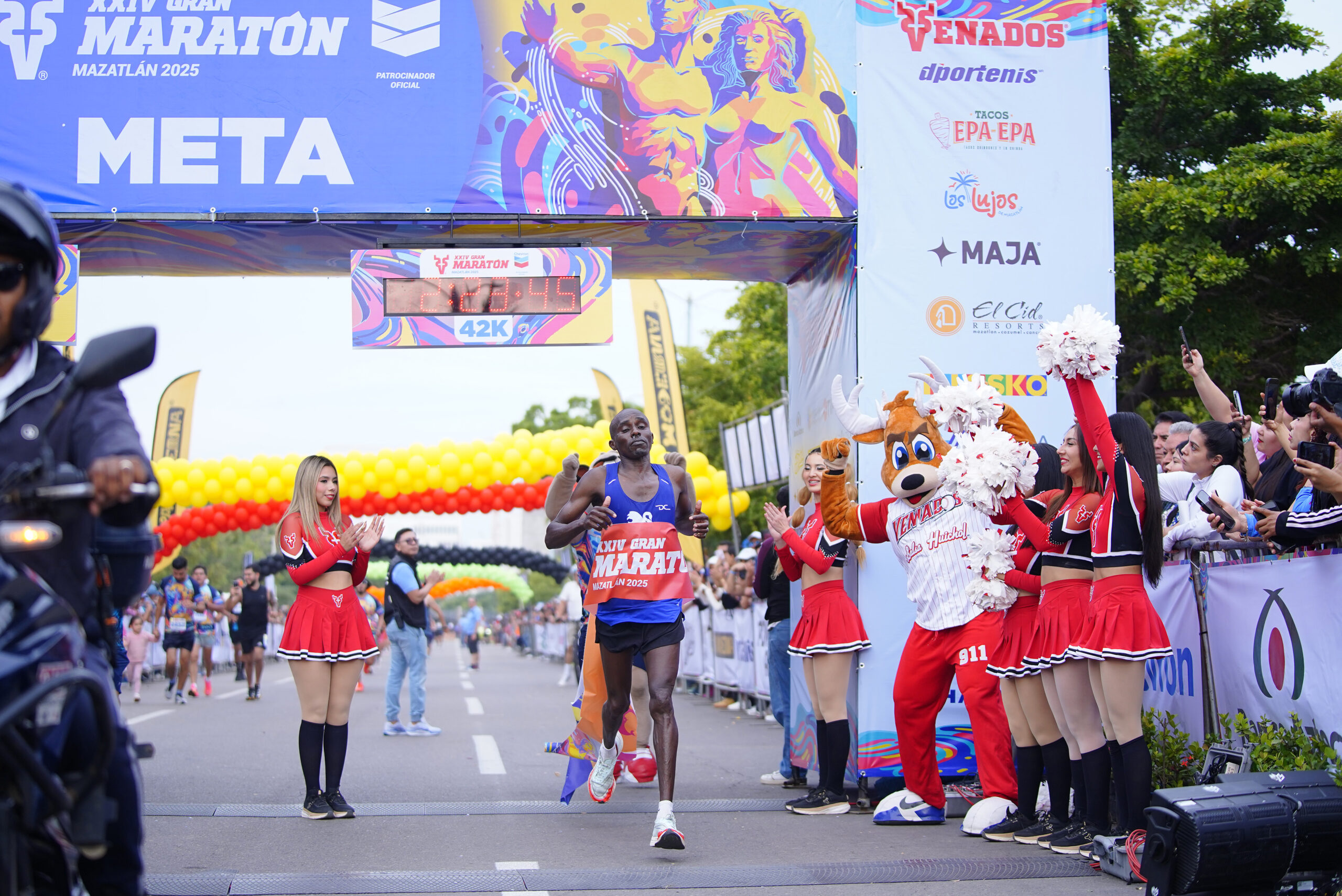La magia del Maratón se cumple: Alfred Kipserem y Mary José Solís los nuevos reyes de los 42K en Mazatlán