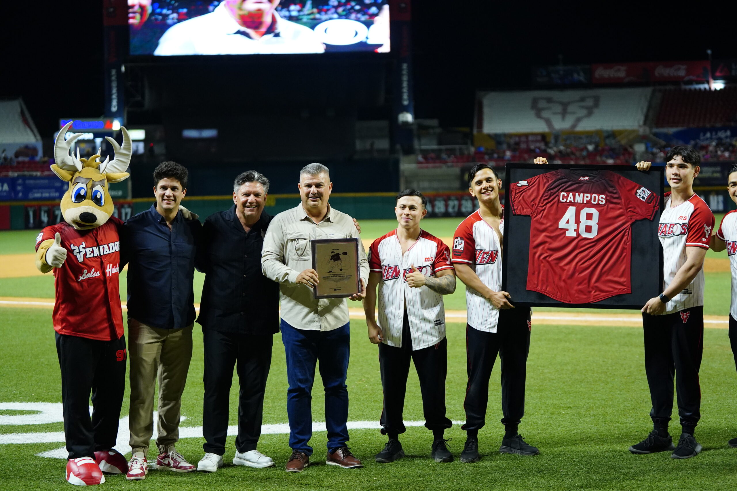 Venados de Mazatlán retira el número de Francisco Campos: Un Homenaje al Gigante del Montículo