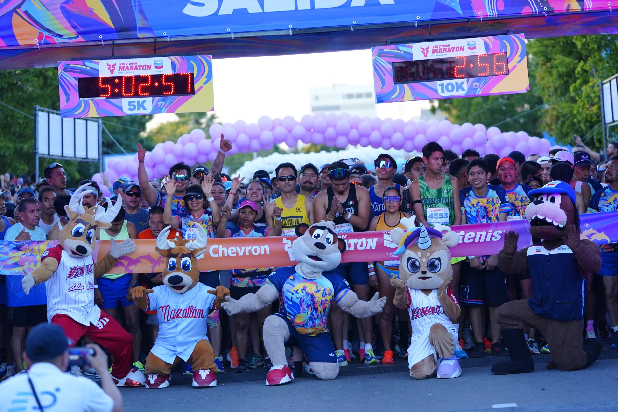 La Fiesta del Gran Maratón Pacífico 2025 ya comenzó: Corredores del 5K y 10K encendieron el ambiente en Mazatlán