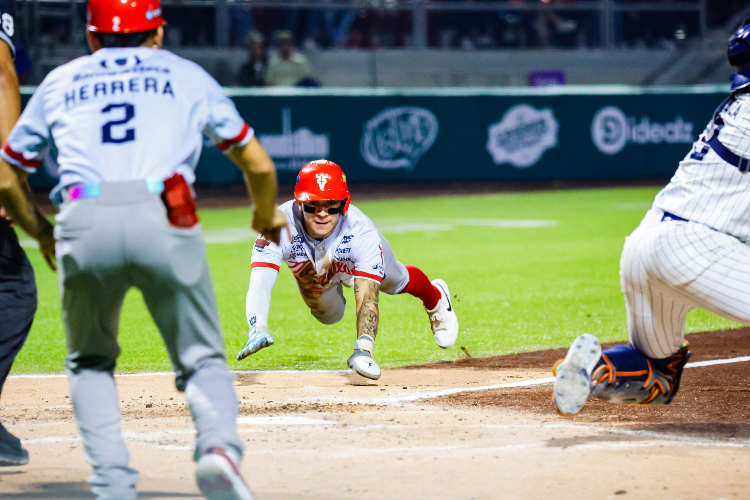 Gran remontada de Venados de Mazatlán en la novena entrada para ganar la serie en territorio nayarita