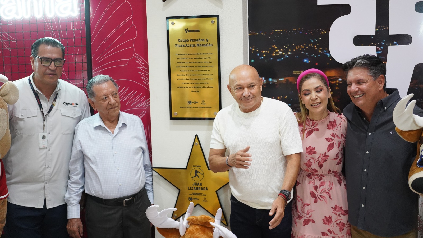 Brillan las Leyendas: Plaza Acaya y Venados de Mazatlán develan placas en el Paseo de la Fama