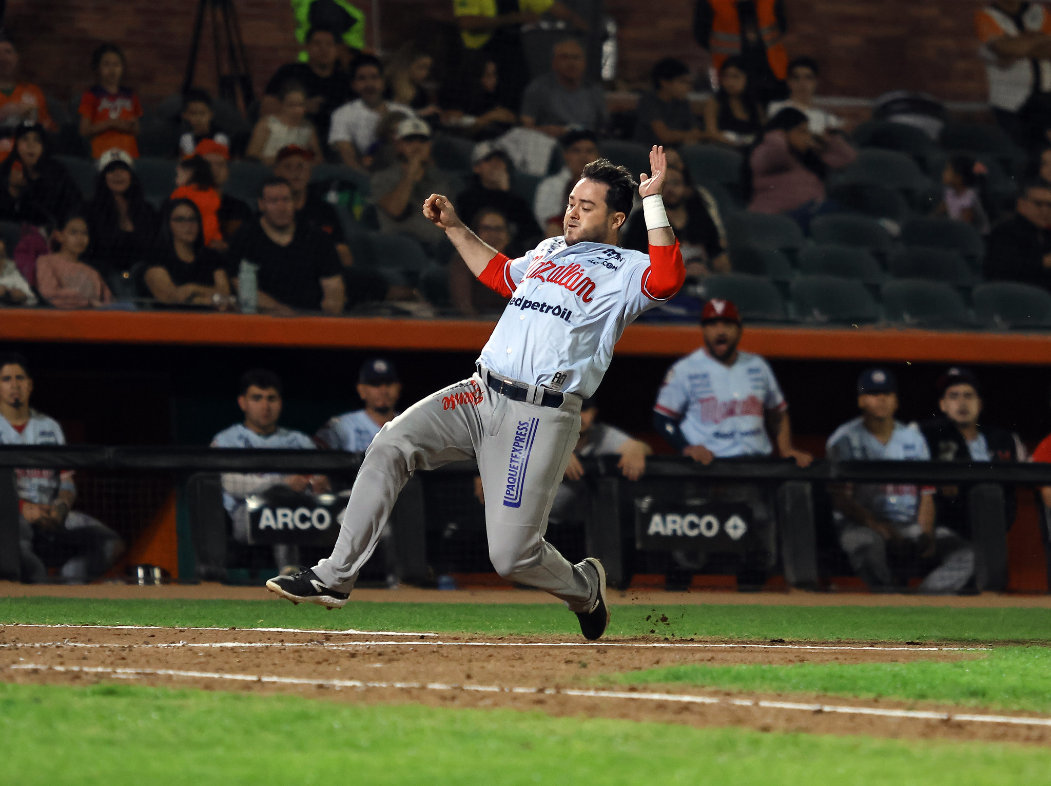 Poder de Estamy Ureña conduce a Venados de Mazatlán a la victoria en Hermosillo