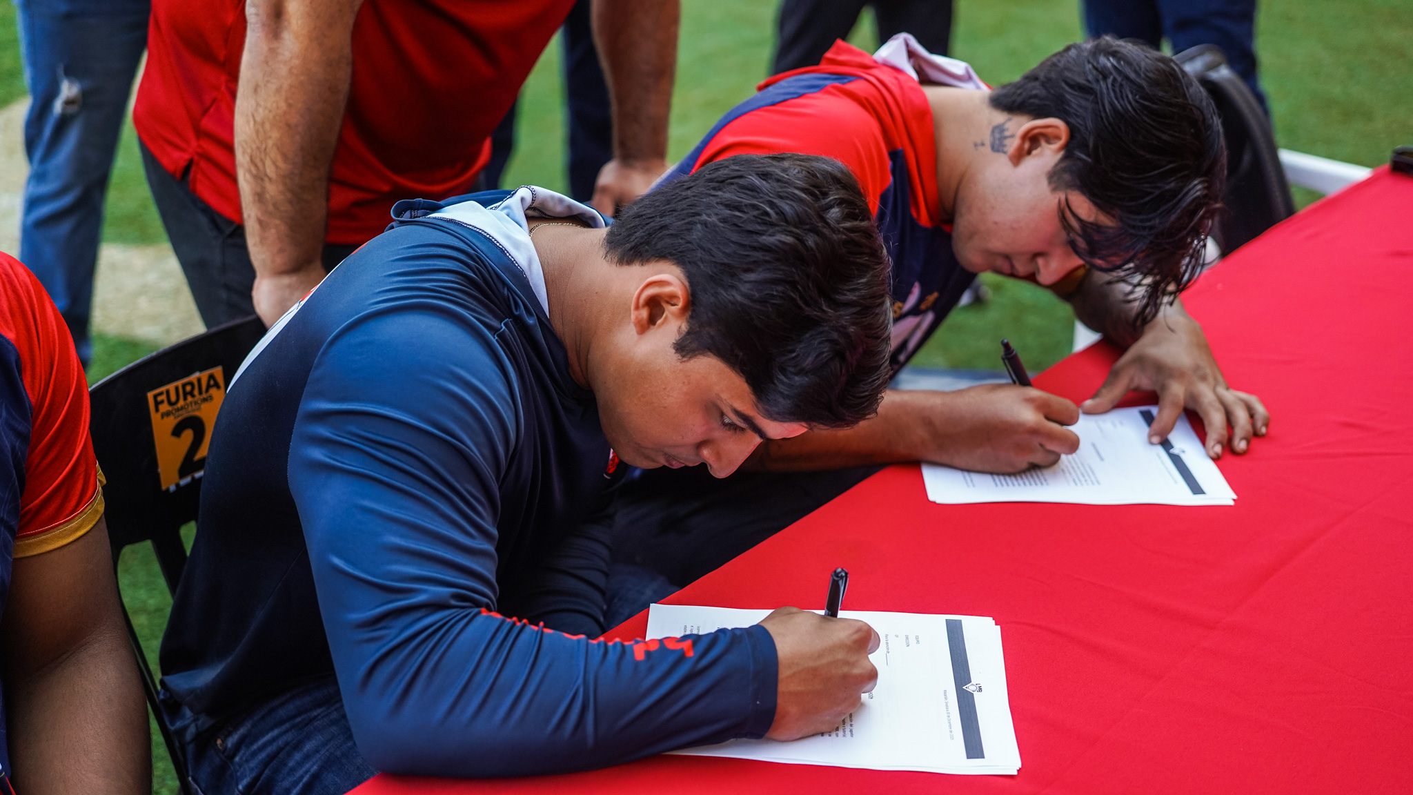 Águila de Veracruz firma a tres talentos de la Academia Venados
