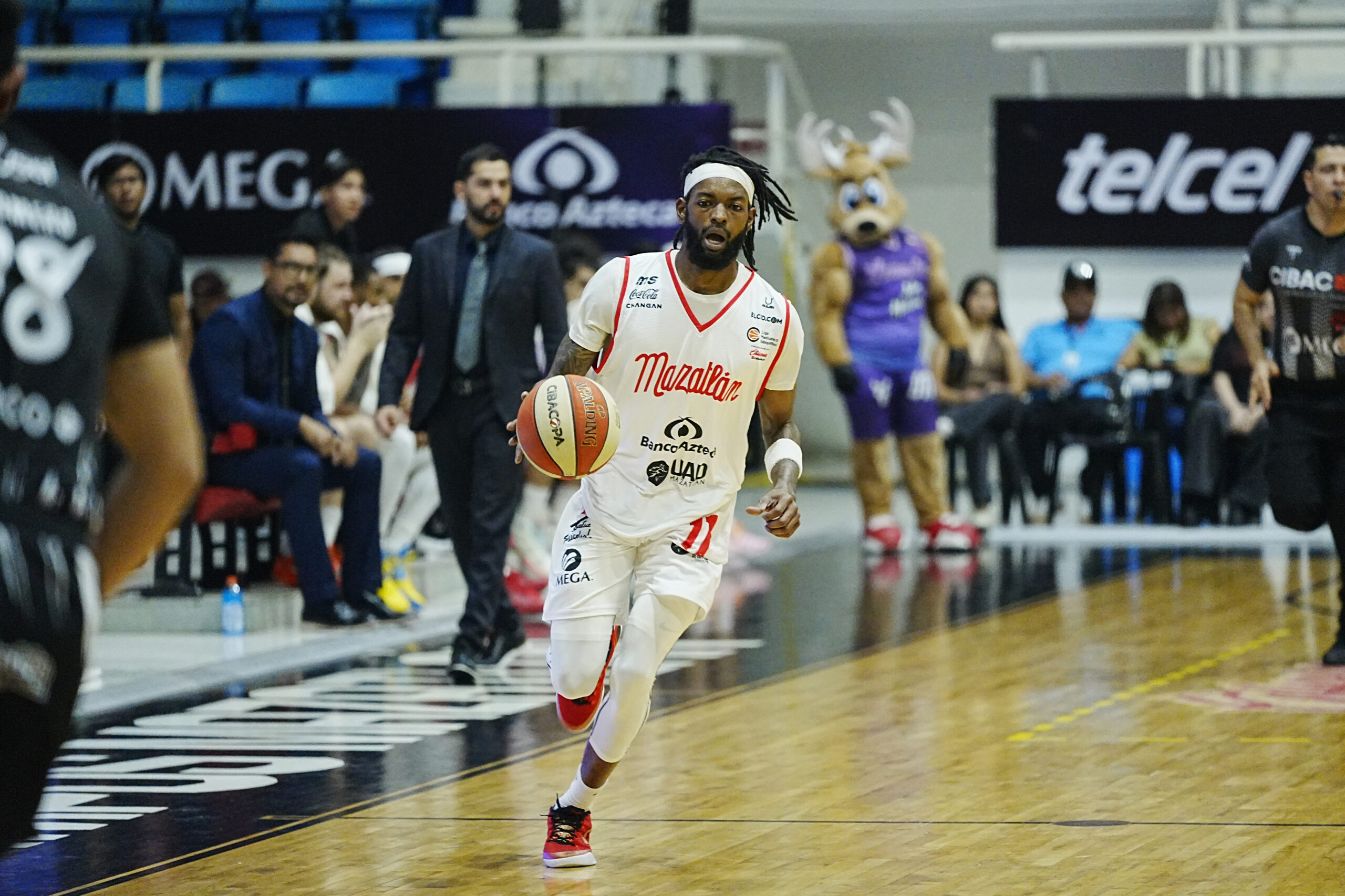 Venados Basketball pelea hasta el final en el arranque de la serie ante Zonkeys