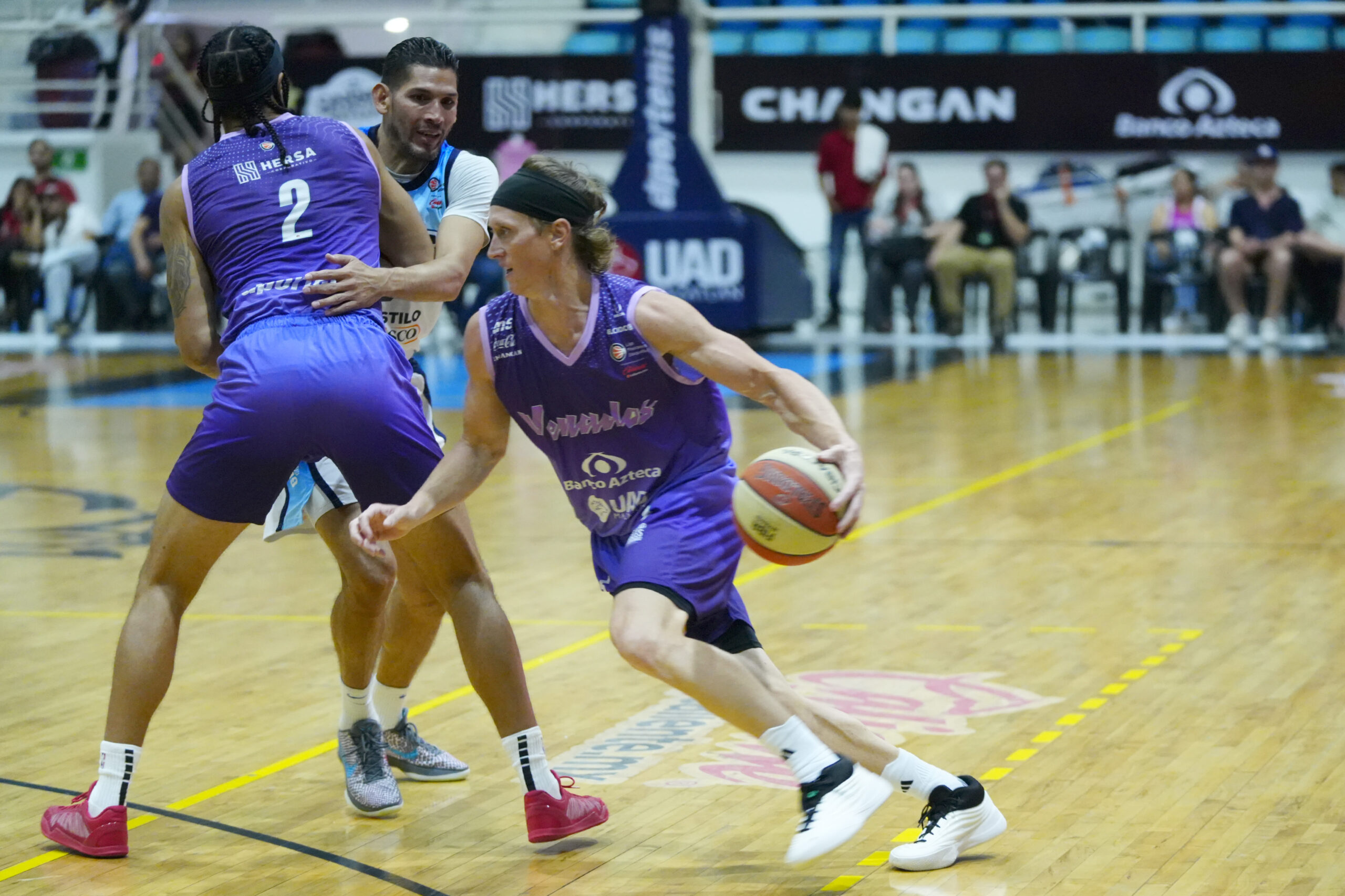 Con el regreso de Jeff Ledbetter al puerto, Venados Basketball inicia serie ante Astros
