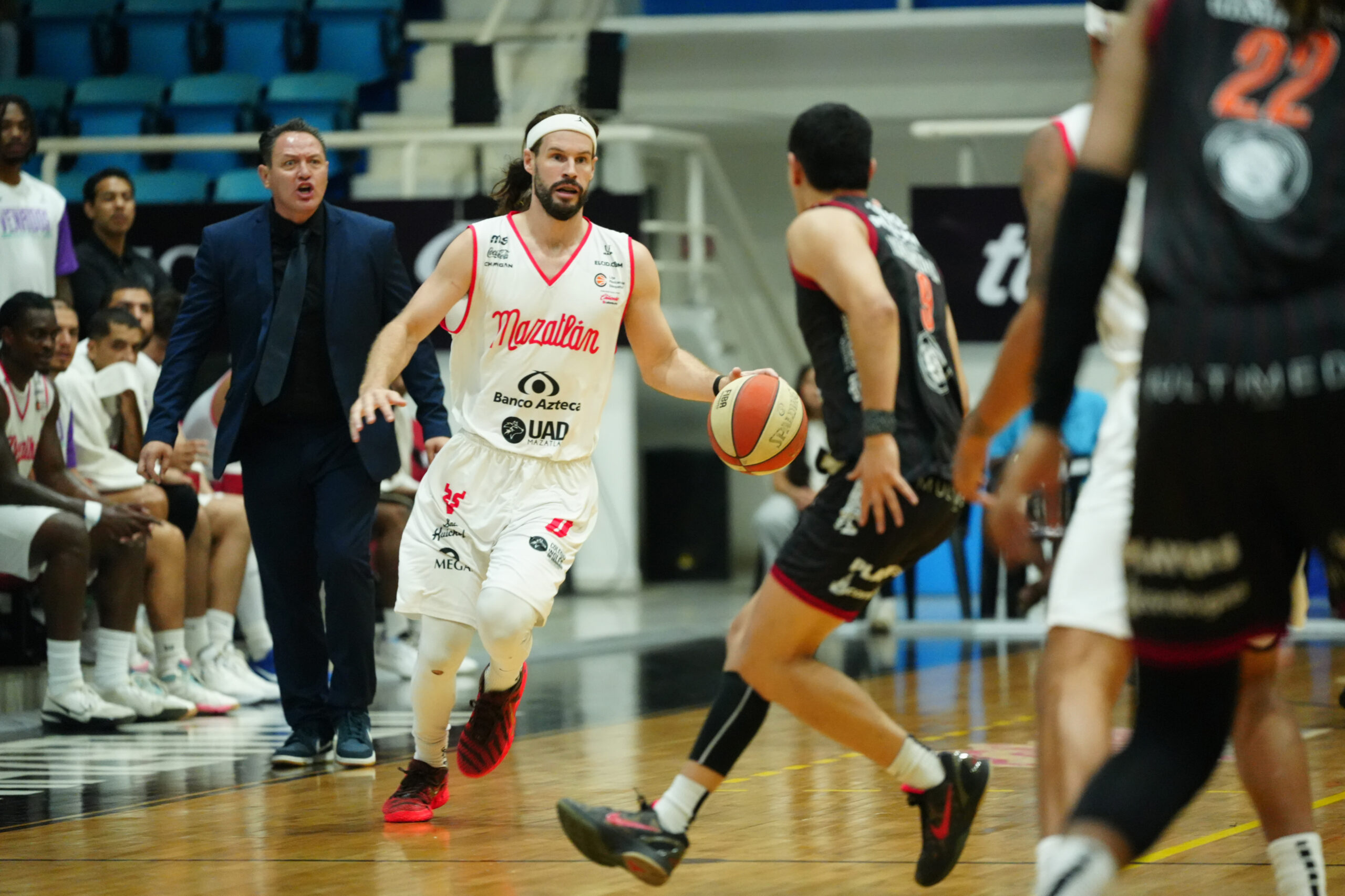 Venados Basketball desata la locura en el último cuarto y derrota a Toros Laguna