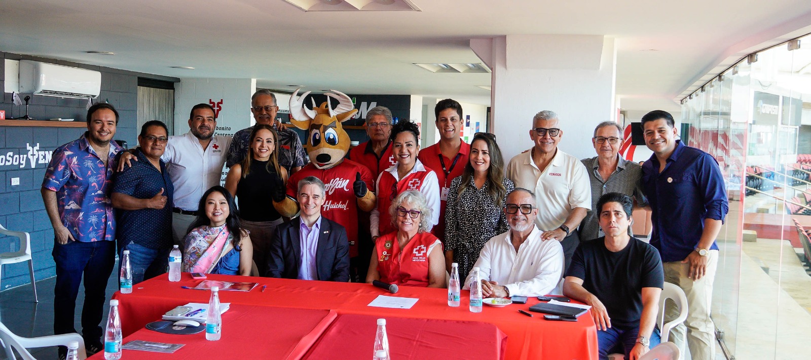 VENADOS DE MAZATLÁN Y CRUZ ROJA FIRMAN CONVENIO A FAVOR DE LA COMUNIDAD