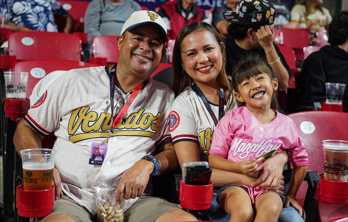 No importa cuántas veces vengas, una noche de béisbol en familia siempre se siente especial.…