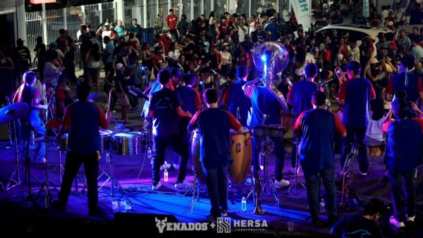 🎺 ¡ASÍ SE VIVE EL VERDADERO AMBIENTE EN EL TEODORO MARISCAL! 💃🕺 Este sábado 24…