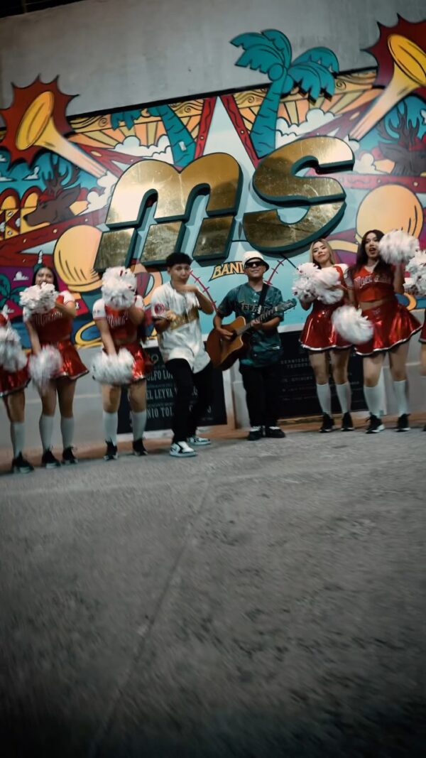 POV: Se te pegó la canción de Angel dr y ya no puedes dejar de…