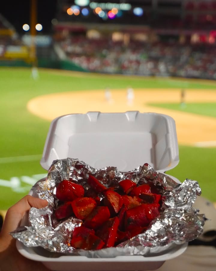 Si hay salchichas y juega Venados, ahí es. ⚾
#YoSoyVenados #Mazatlán